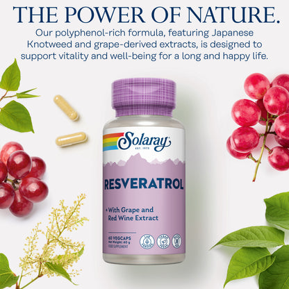 Flacone di Solaray Resveratrol con uva, poligono giapponese e capsule su sfondo bianco; testo in alto.